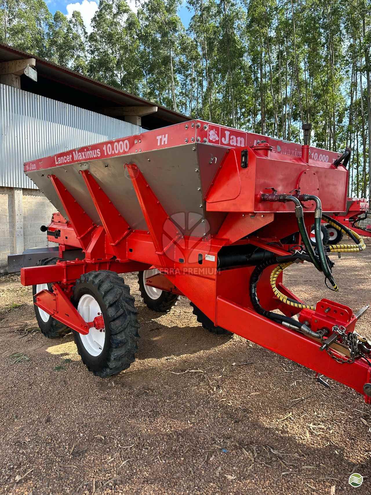 IMPLEMENTOS AGRICOLAS DISTRIBUIDOR DISTRIBUIDOR 10000 Terra Premium RONDONOPOLIS MATO GROSSO MT